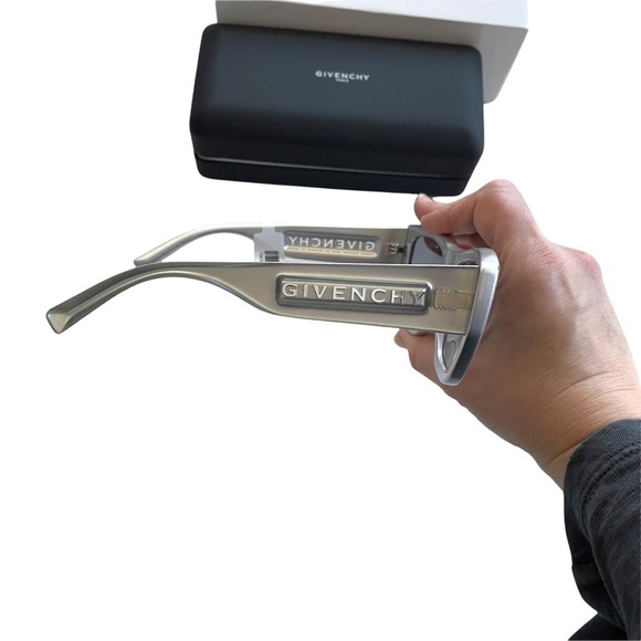 Givenchy GV 7202 Logo Sunglasses Silver - Picture 6 of 9